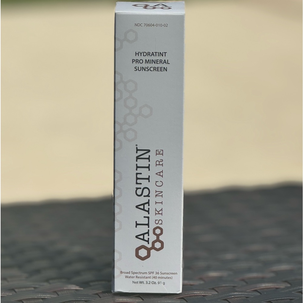 Alastin HydraTint Pro Mineral Broad Spectrum Sunscreen SPF 36 NEW 3.2 oz